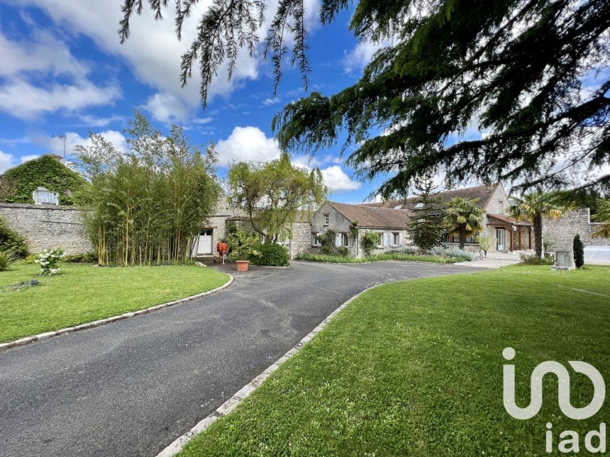 Ferme 7 pièces de 320 m² à Chenou (77570)