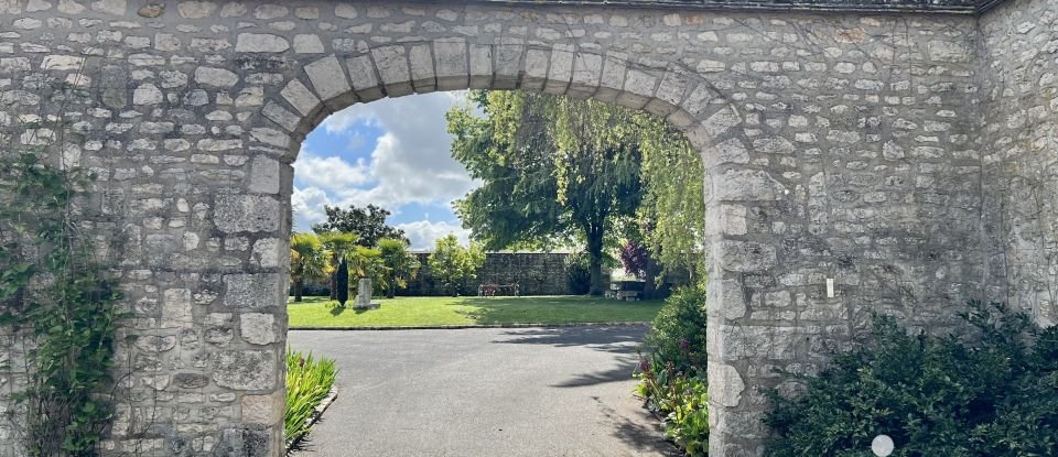 Ferme 7 pièces de 320 m² à Chenou (77570)