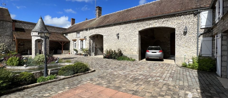 Ferme 7 pièces de 320 m² à Chenou (77570)