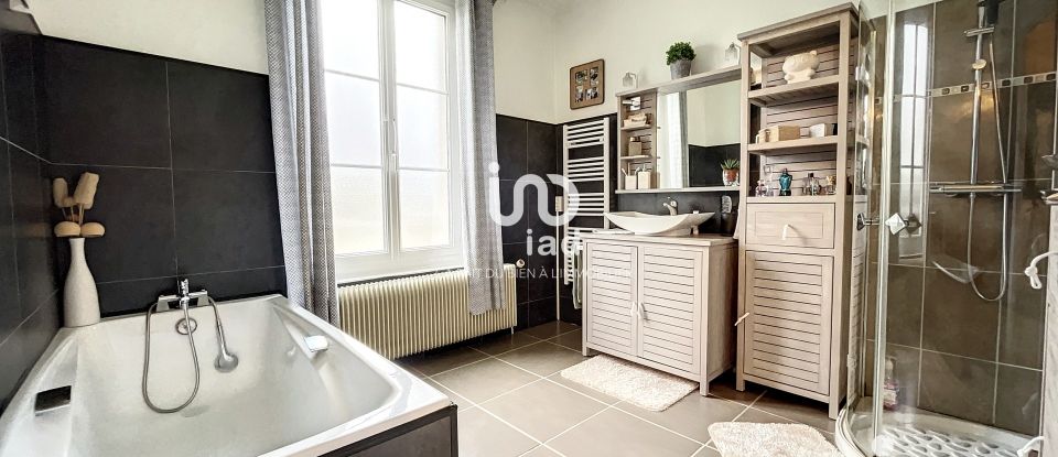 House 6 rooms of 135 m² in Verneuil-l'Étang (77390)