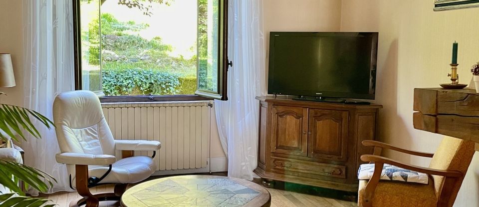 Traditional house 5 rooms of 143 m² in Aix-les-Bains (73100)