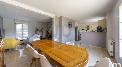 Maison 6 pièces de 130 m² à Auvernaux (91830)