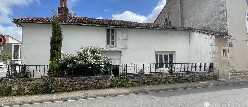 Maison 3 pièces de 115 m² à Sauzé-Vaussais (79190)