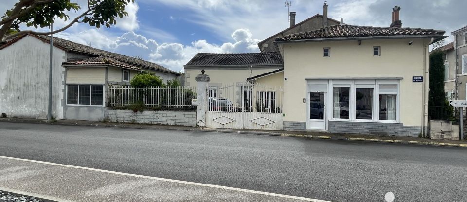 Maison 3 pièces de 115 m² à Sauzé-Vaussais (79190)