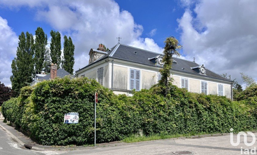 House 8 rooms of 180 m² in Saint-Sulpice-de-Favières (91910)