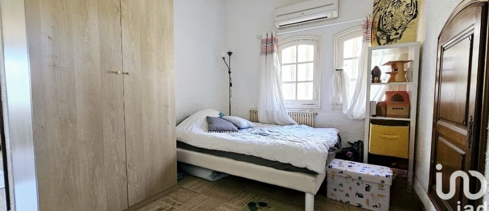 Maison traditionnelle 6 pièces de 220 m² à Garéoult (83136)