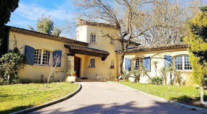 Traditional house 6 rooms of 220 m² in Garéoult (83136)