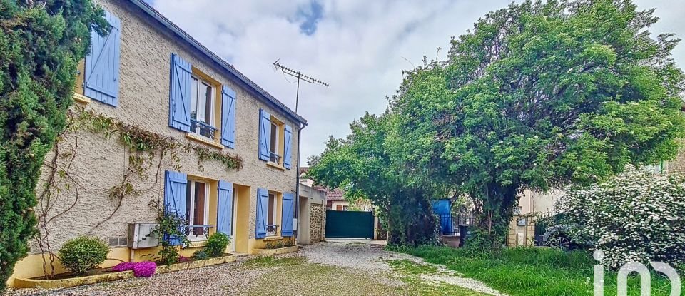 Village house 6 rooms of 127 m² in Fontenay-le-Fleury (78330)