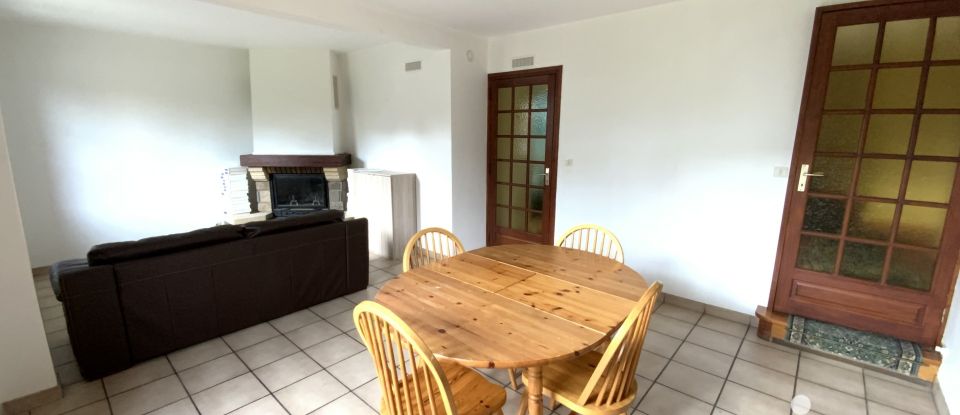 House 4 rooms of 90 m² in Saint-Pierre-lès-Nemours (77140)