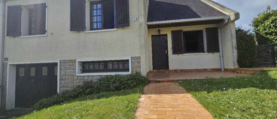 House 8 rooms of 138 m² in Rennes (35000)