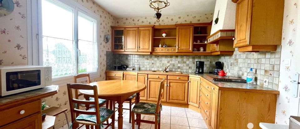 House 4 rooms of 150 m² in Rezé (44400)