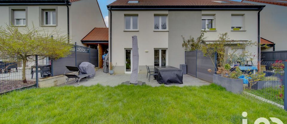 House 4 rooms of 80 m² in Saulny (57140)
