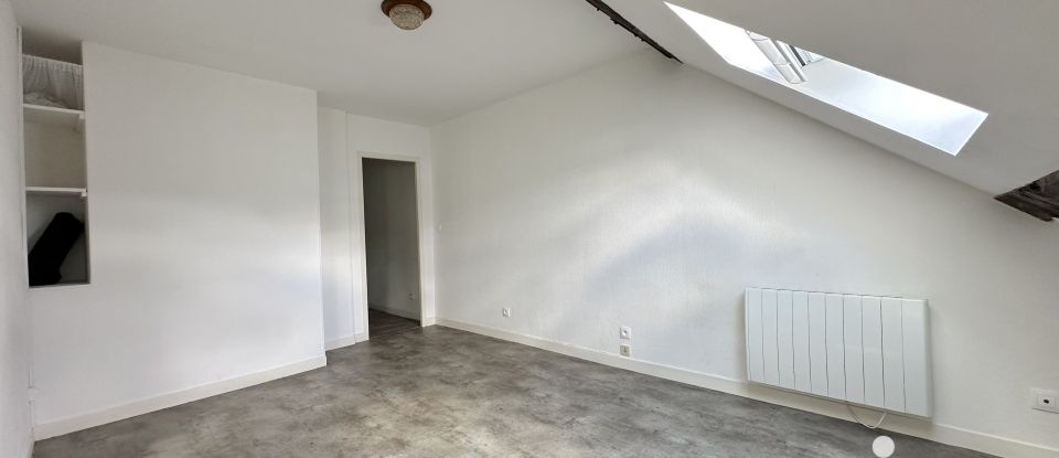 Studio 1 room of 24 m² in Senlis (60300)