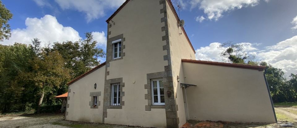 Maison 7 pièces de 192 m² à Maulévrier (49360)