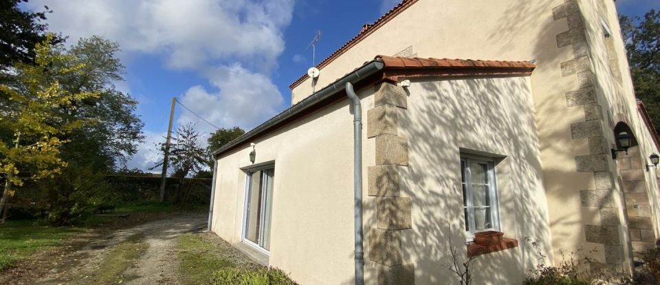 Maison 7 pièces de 192 m² à Maulévrier (49360)