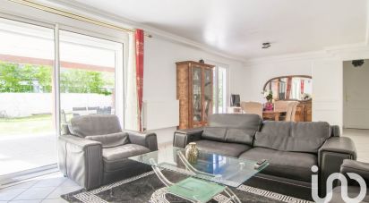 House 8 rooms of 166 m² in Montlhéry (91310)