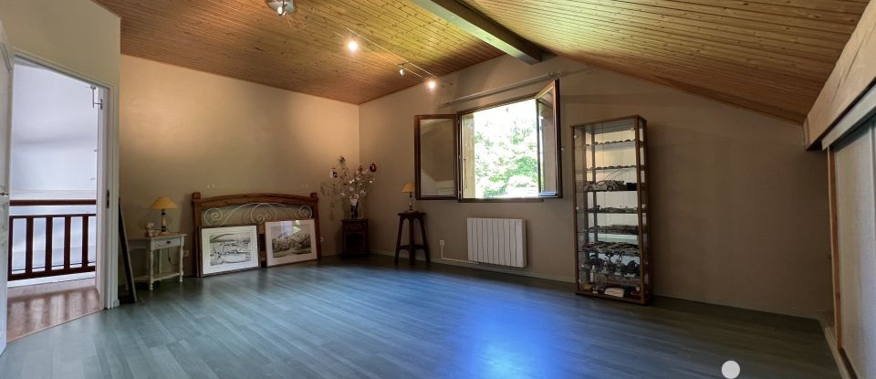House 6 rooms of 187 m² in Arvillard (73110)