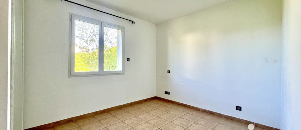 Maison traditionnelle 4 pièces de 91 m² à Saint-Quentin-la-Poterie (30700)