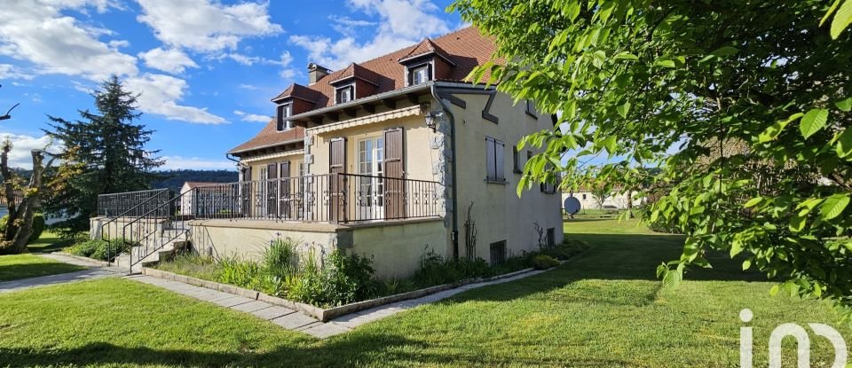 Traditional house 6 rooms of 174 m² in Jussac (15250)