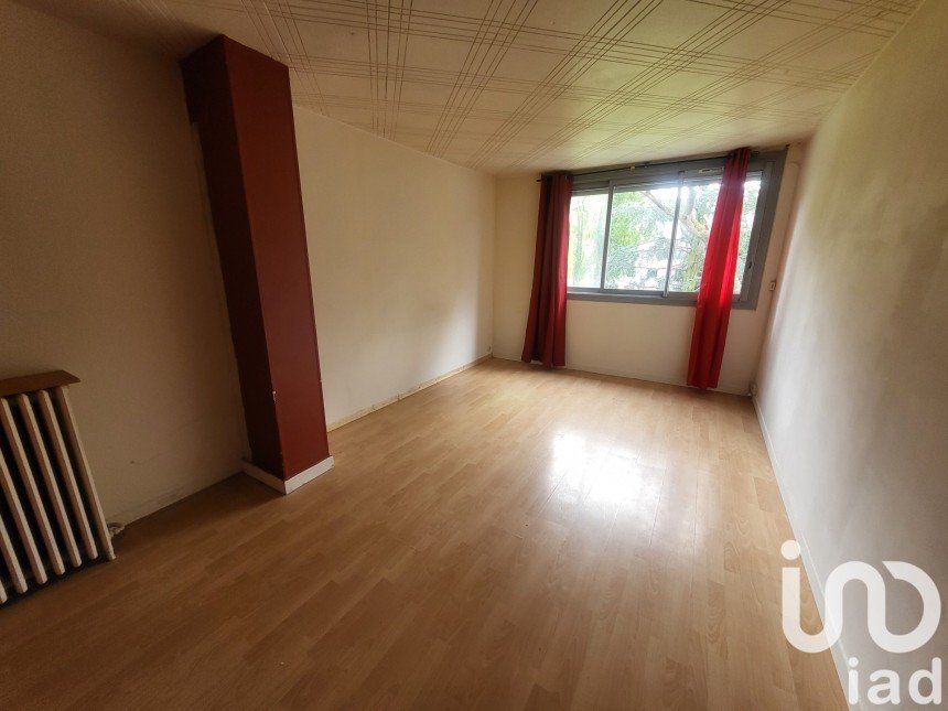 Apartment 3 rooms of 56 m² in Sarcelles (95200)