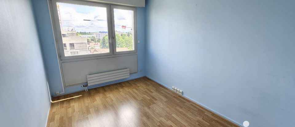 Apartment 3 rooms of 109 m² in Troyes (10000)