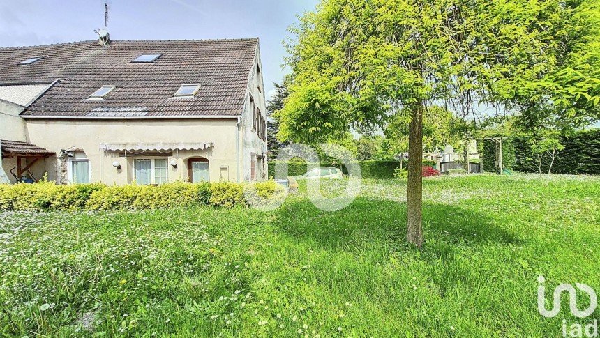 House 7 rooms of 186 m² in Quincy-Voisins (77860)