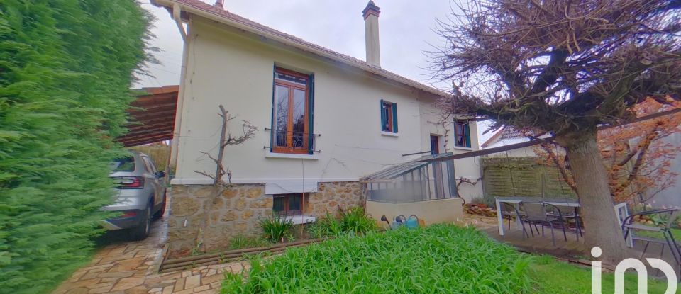 House 3 rooms of 87 m² in Combs-la-Ville (77380)