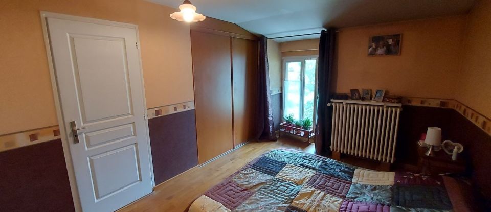 House 6 rooms of 165 m² in Fétigny (39240)