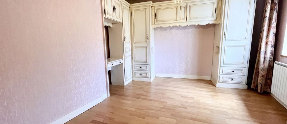 House 5 rooms of 152 m² in Châteaugay (63119)