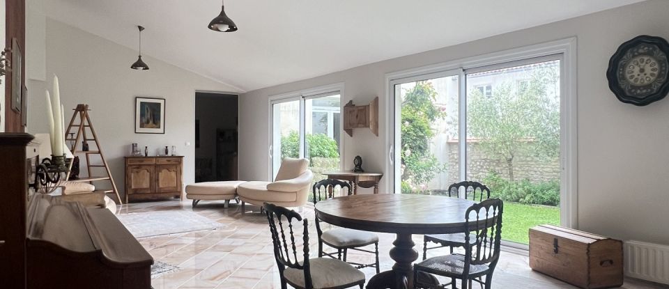 Town house 7 rooms of 239 m² in La Rochelle (17000)