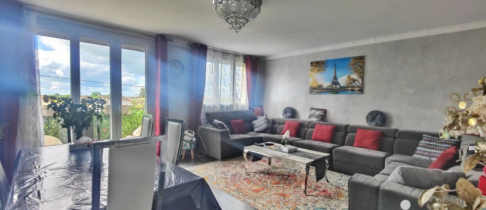 Apartment 4 rooms of 86 m² in Dreux (28100)
