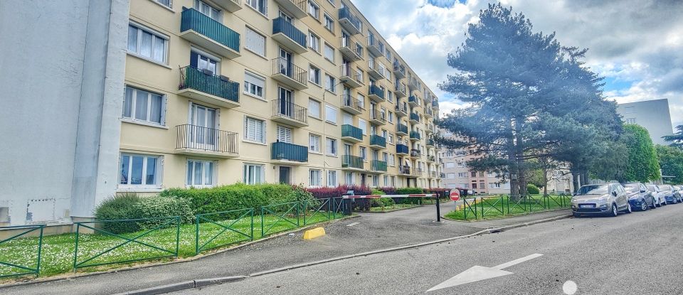 Appartement 4 pièces de 86 m² à Dreux (28100)