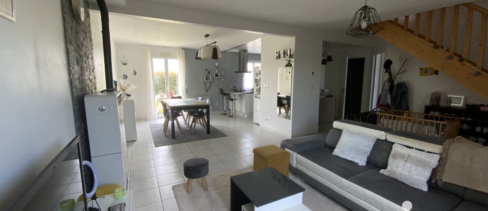 House 6 rooms of 102 m² in Sainte-Anne-sur-Brivet (44160)