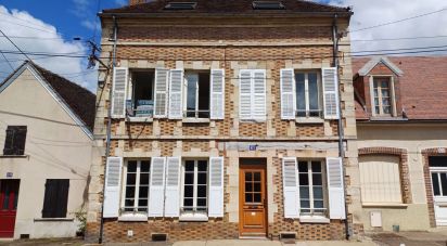 House 6 rooms of 155 m² in Villeneuve-sur-Yonne (89500)