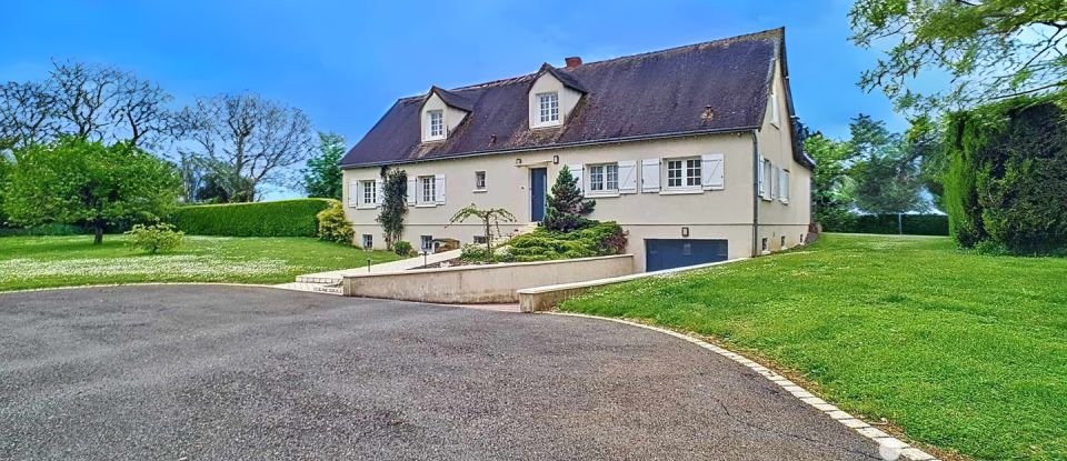 Traditional house 9 rooms of 275 m² in Issoudun (36100)