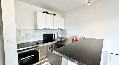 Studio 1 room of 29 m² in Sainte-Geneviève-des-Bois (91700)