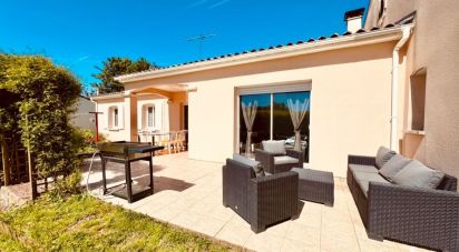 House 8 rooms of 182 m² in Bouteville (16120)