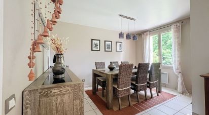 House 6 rooms of 155 m² in Vaux-sur-Seine (78740)