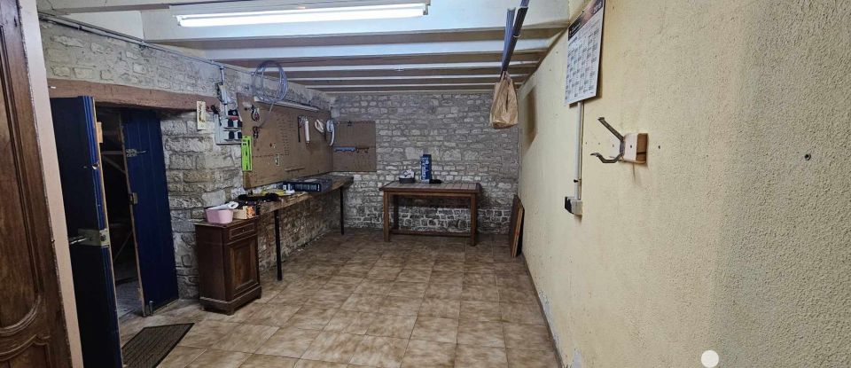 Village house 7 rooms of 165 m² in Aigre (16140)