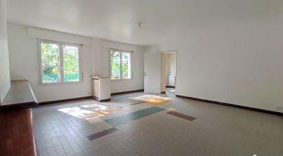 House 2 rooms of 108 m² in Montagne (33570)