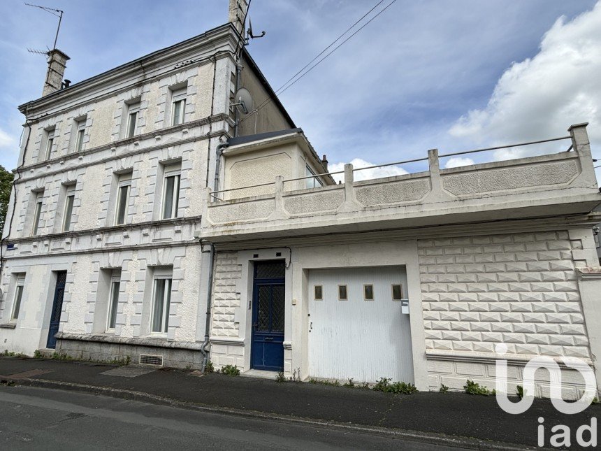 Town house 7 rooms of 200 m² in Parthenay (79200)