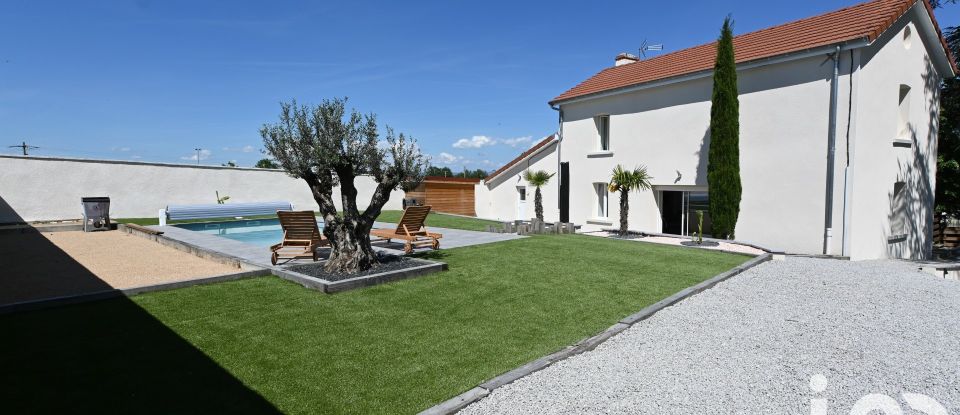Maison traditionnelle 6 pièces de 130 m² à Magneux-Haute-Rive (42600)