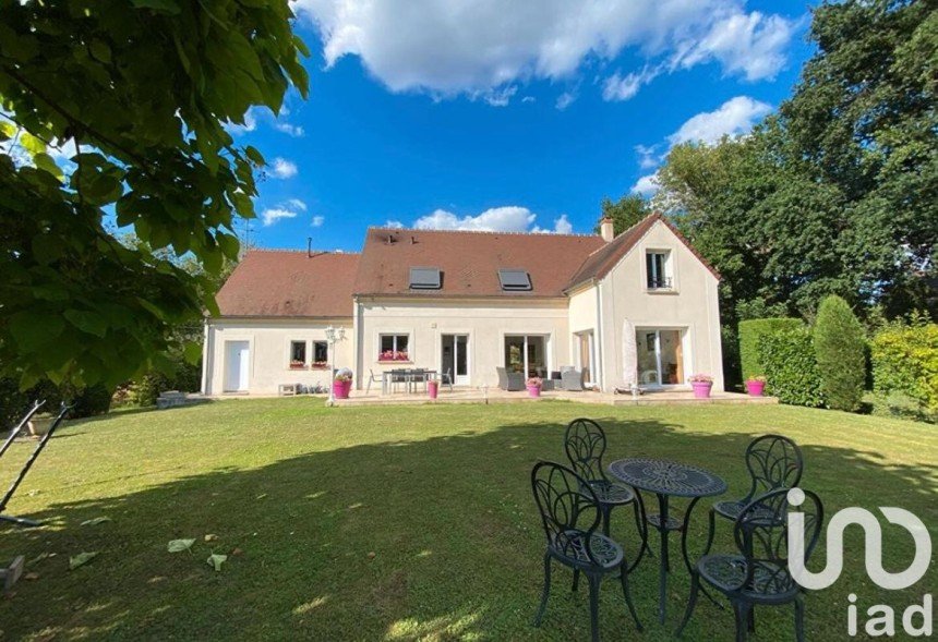 Traditional house 8 rooms of 200 m² in La Celle-sur-Morin (77515)