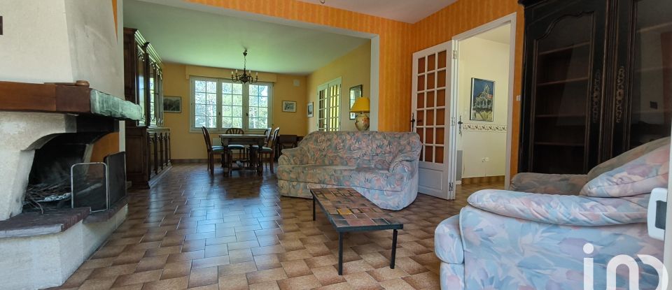 Maison traditionnelle 8 pièces de 183 m² à Parigné-l'Évêque (72250)