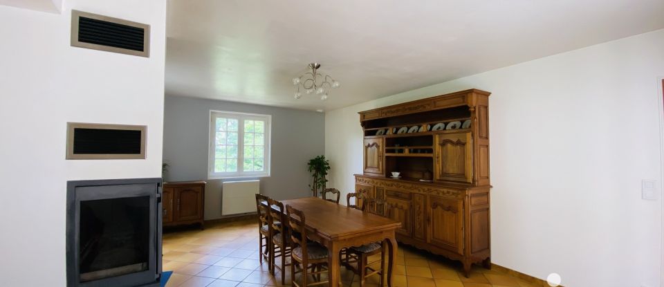 Traditional house 6 rooms of 141 m² in Le Coudray-Montceaux (91830)