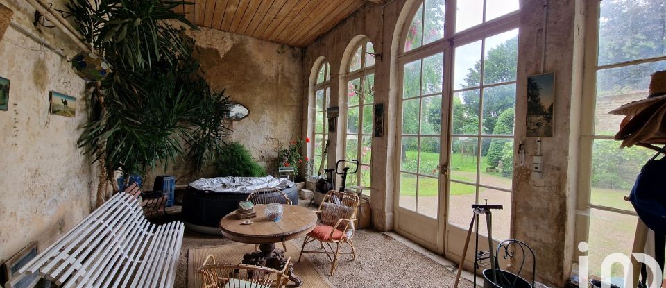 Mansion 10 rooms of 323 m² in Niort (79000)