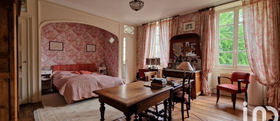 Mansion 10 rooms of 323 m² in Niort (79000)