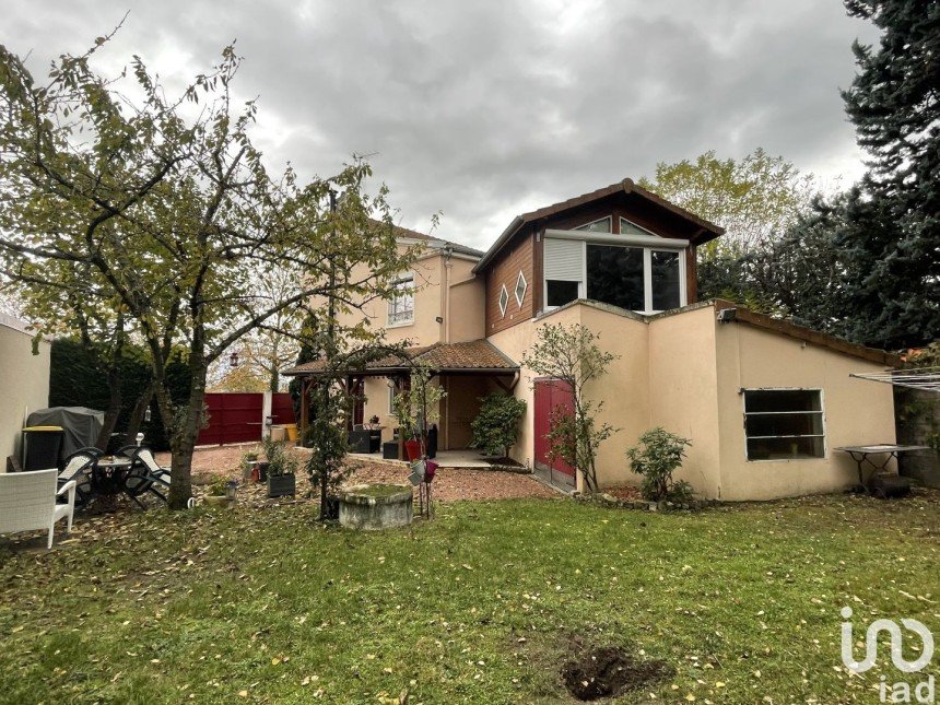 Maison 5 pièces de 135 m² à Riorges (42153)