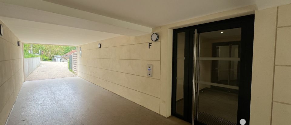 Parking of 12 m² in Chalifert (77144)