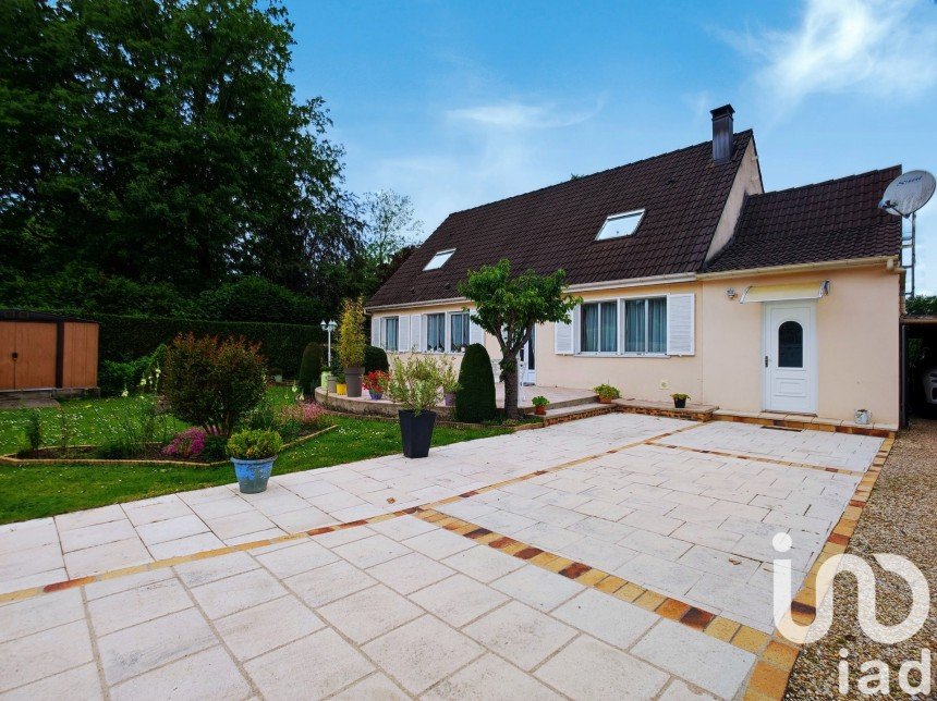 Traditional house 6 rooms of 141 m² in Le Châtelet-en-Brie (77820)